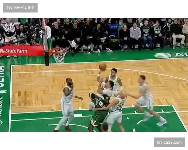 雄鹿后场双星二月场均43.7分，波特罗林斯组合扛起进攻大旗